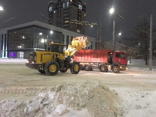 Около 2400 кубометров снега вывезли за ночь из Иванова
